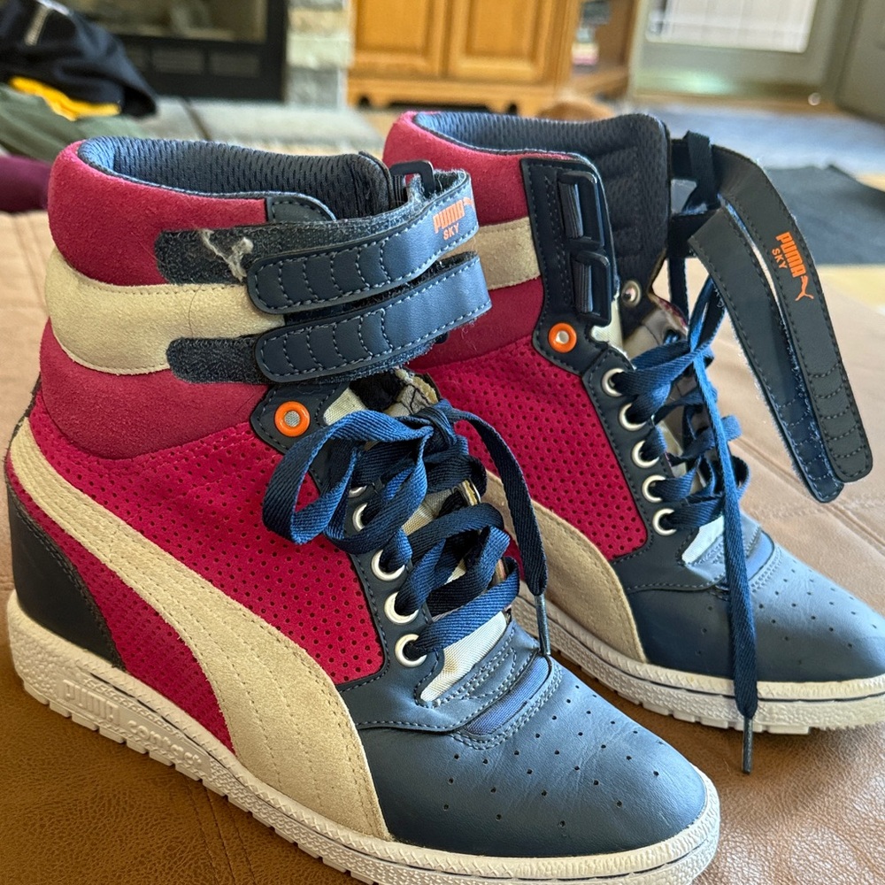 Puma High-Top Sneakers in Navy and Pink